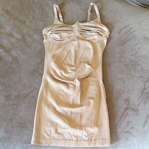 Women's Beige Underwire Shapewear Slip